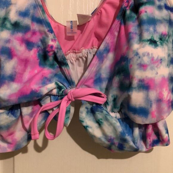 NWT decree Swimsuit Top Size 1 X . - Picture 2 of 4